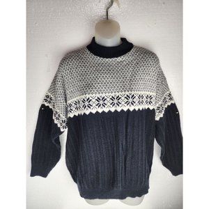 Womans black and white sweater 100% Acrylic American Pride size 20. Made in the